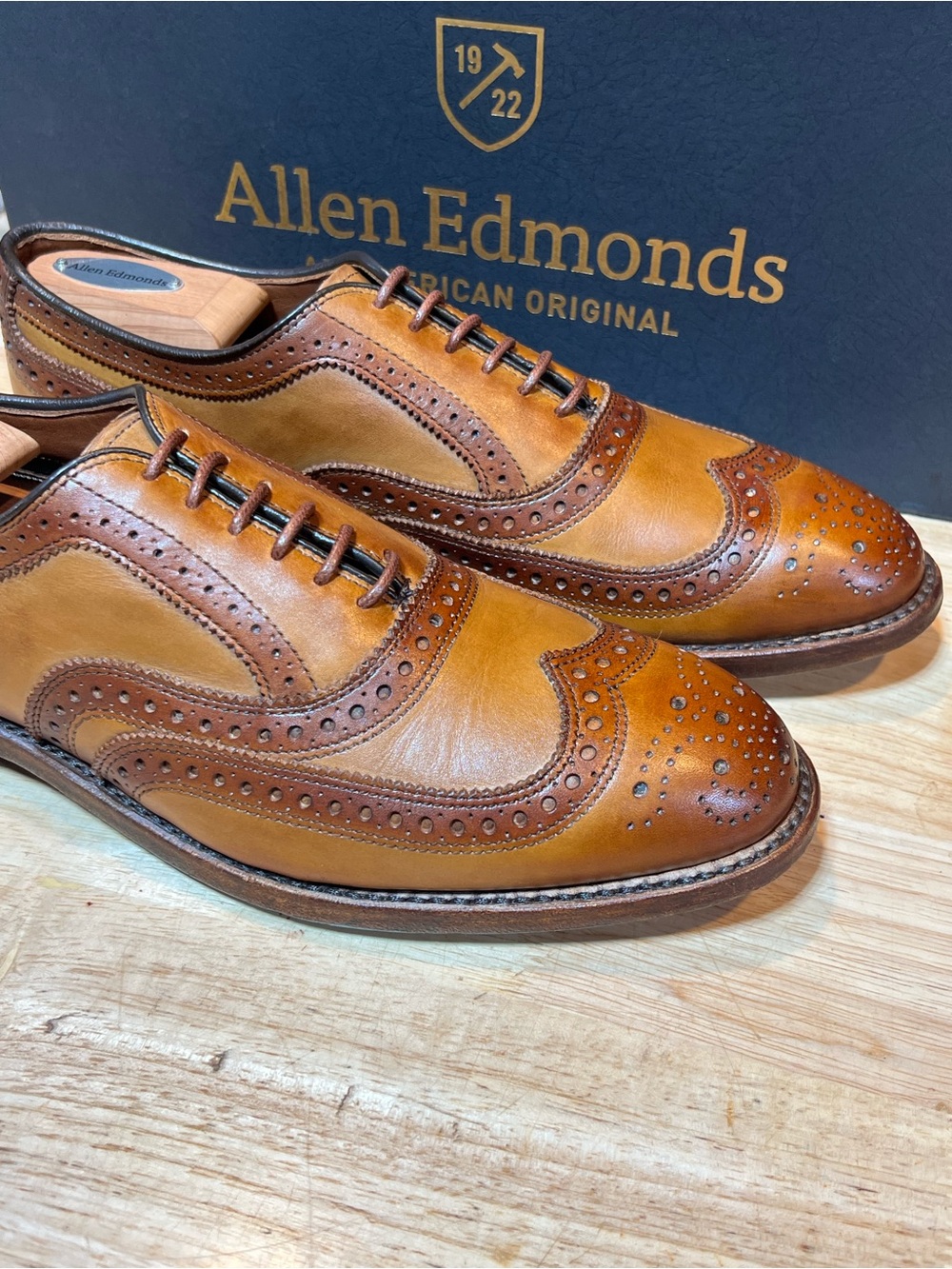 Allen Edmonds Two-Tone Brown Wingtip Oxfords - Picture 5 of 16